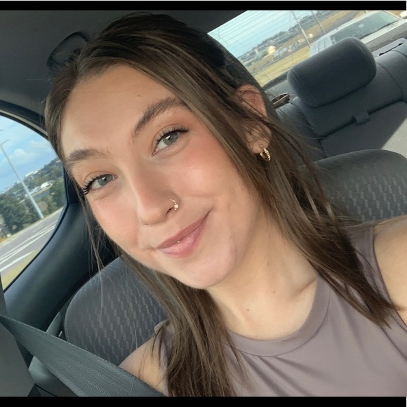 Hai it’s Krista, it’s really really nice to meet yaaaa 🖤 - Picture 2 of 2